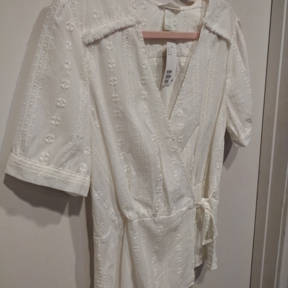 NWT H&M Women's Cream Embroidered Eyelet Peplum Wrap Top Sz 10 Cottagecore - Picture 4 of 7